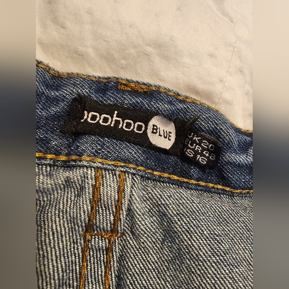 BooHoo Non-Stretch Dark Denim Shorts - Picture 2 of 6